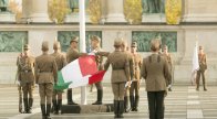 Magyarország lobogójának katonai tiszteletadással történő felvonása a Hősök terén